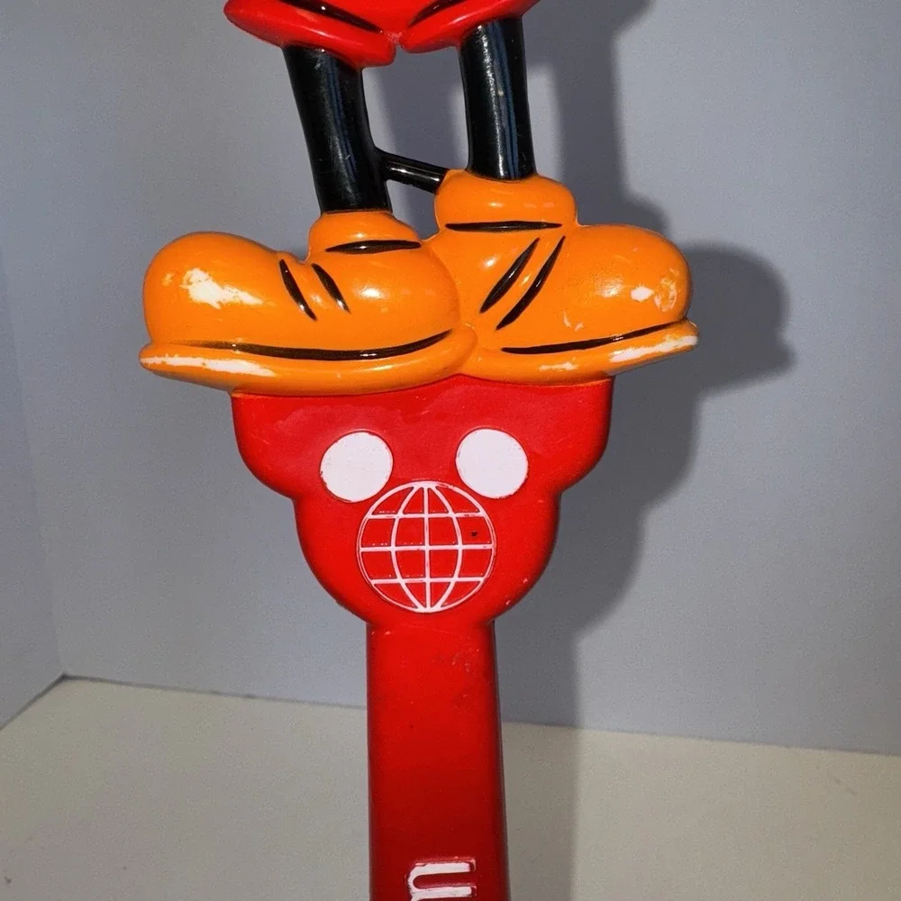 Vintage Walt Disney World‎ Back Scratcher Mickey Mouse Arms Up Classic